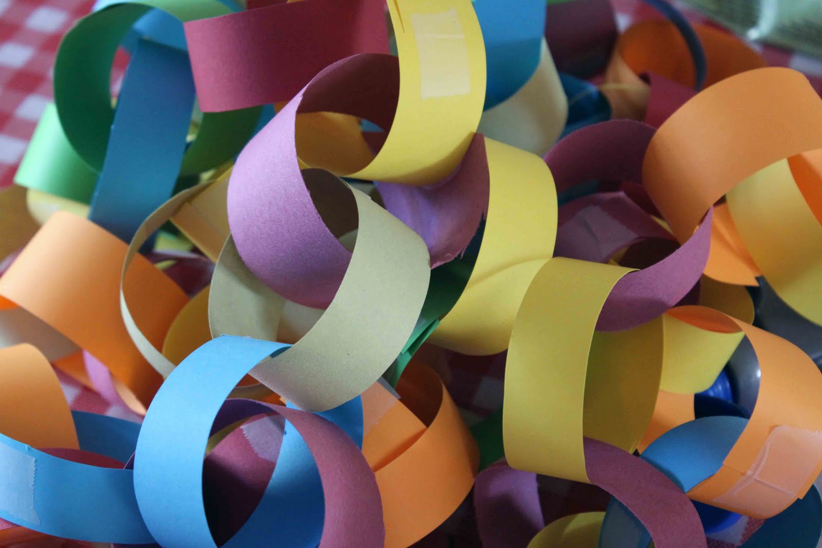 PAPERCHAINS